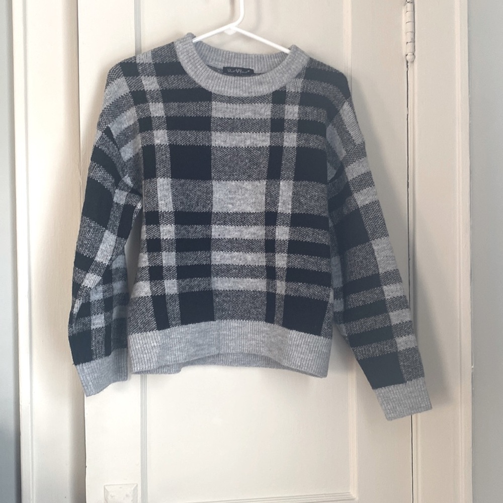Plaid sweater. So cute on
